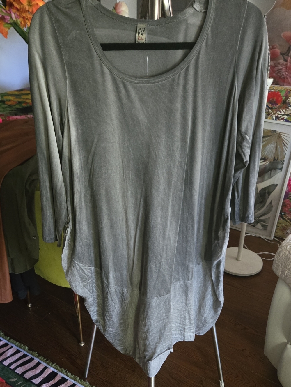 Relaxed Scoop Neck Women’s Top — Gray